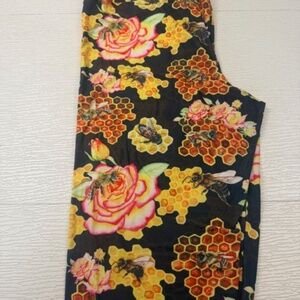 FABULEGS Bee/honeycomb leggings size XL
